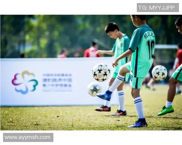 追逐梦想的脚步会成功的足球明星背后的奋斗故事与荣耀时刻